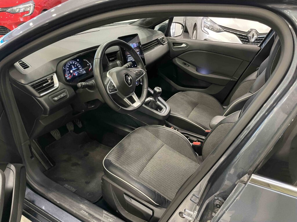 2022 RENAULT CLIO V plein