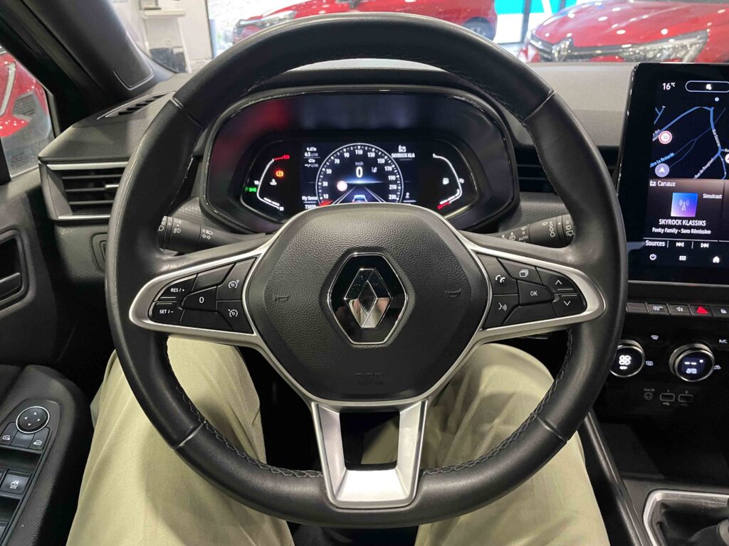 2022 RENAULT CLIO V plein