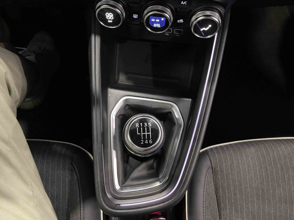 2022 RENAULT CLIO V plein