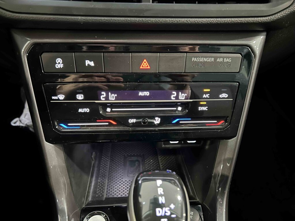 2023 VOLKSWAGEN T-CROSS plein