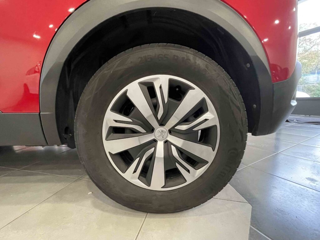 2021 PEUGEOT 2008 plein