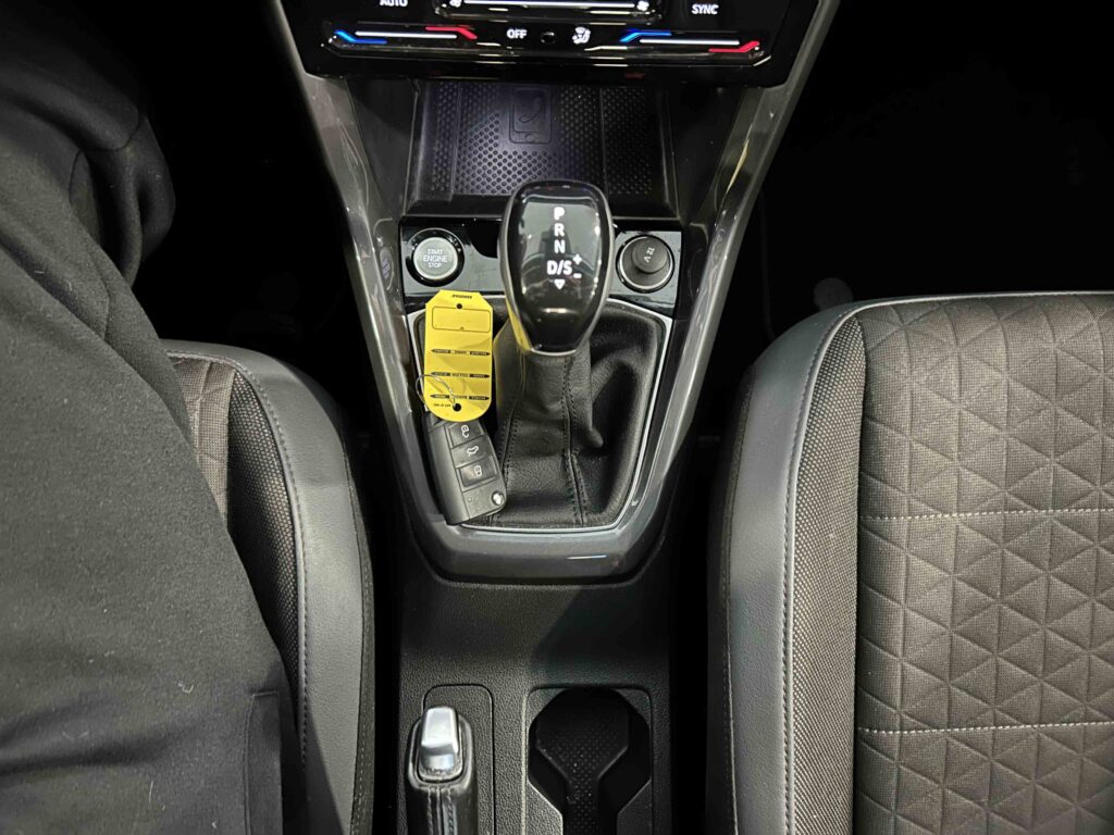 2023 VOLKSWAGEN T-CROSS plein
