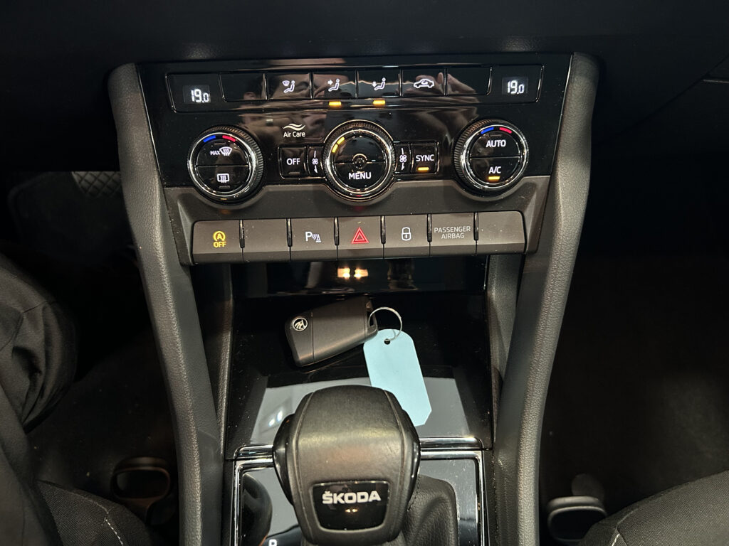 2023 SKODA KAROQ plein