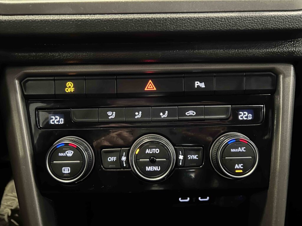 2022 VOLKSWAGEN T-ROC plein