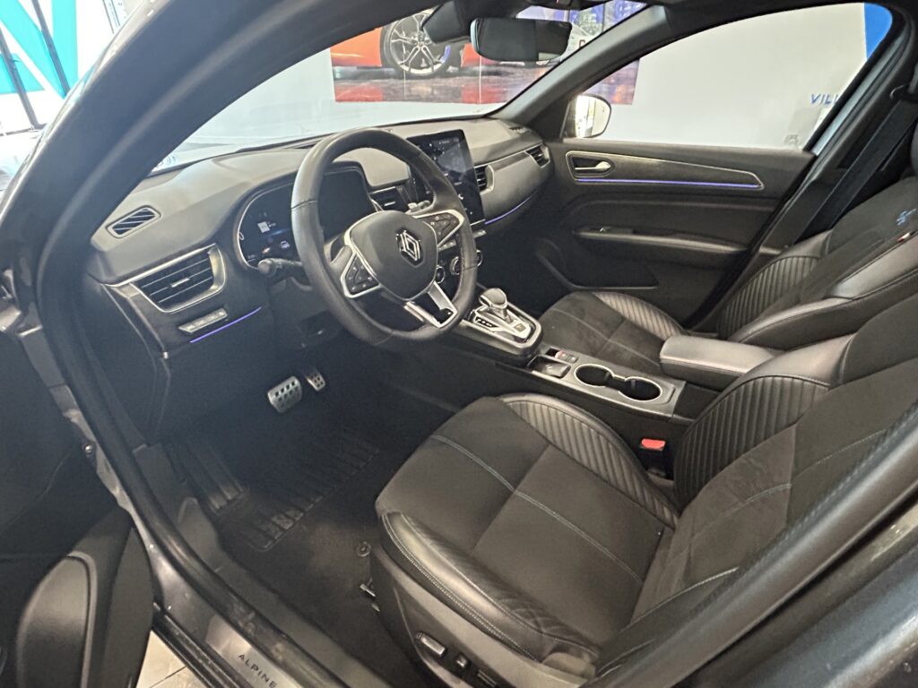 2024 RENAULT ARKANA plein