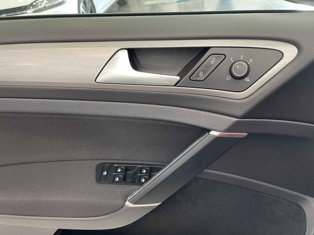 2016 VOLKSWAGEN GOLF BUSINESS plein